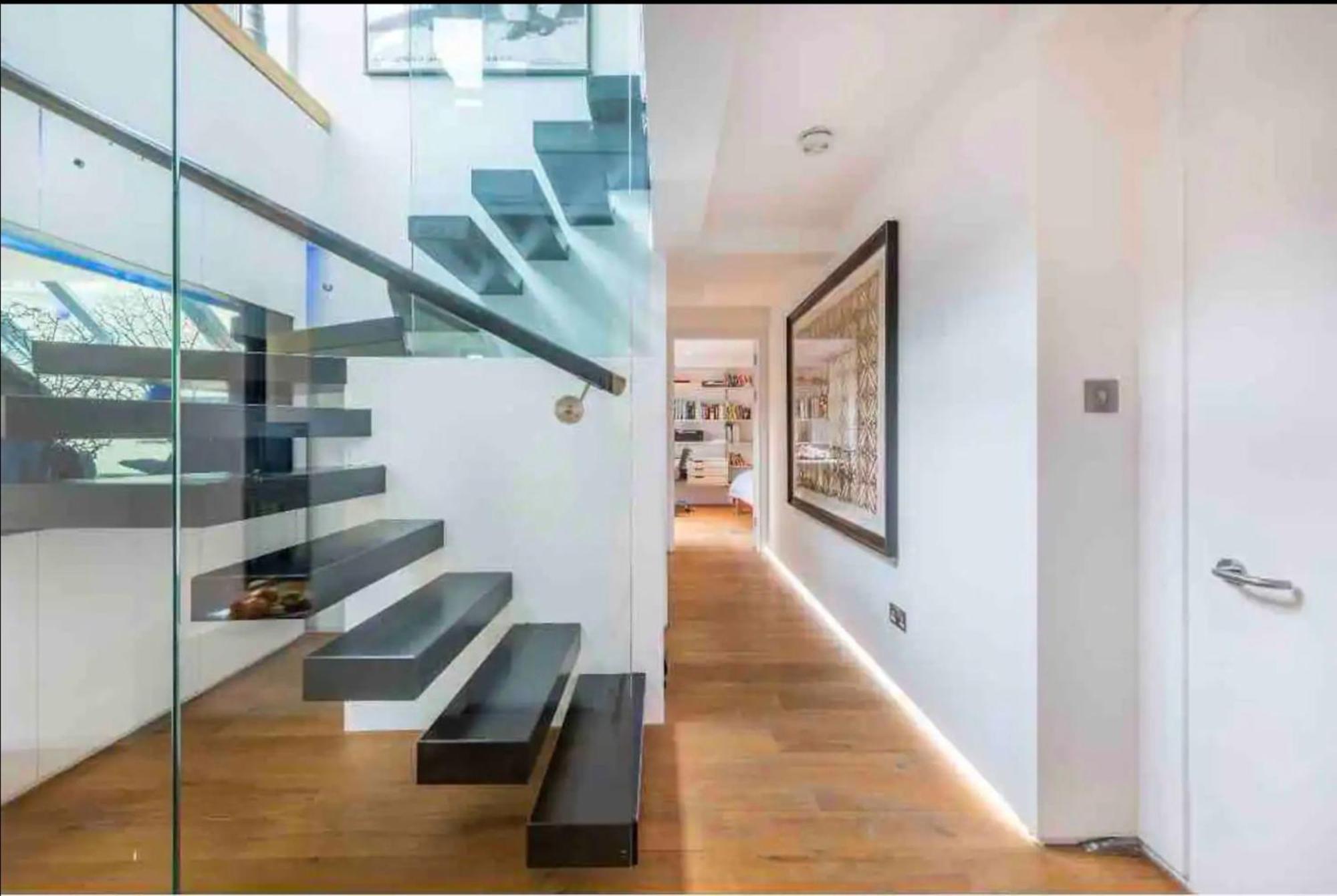 Stunning 3 Bedroom, 3 Bathroom Duplex With Terrace Λονδίνο Εξωτερικό φωτογραφία